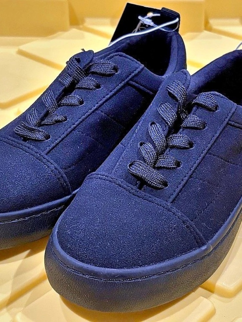 art class Garrett Sneakers Black NWT